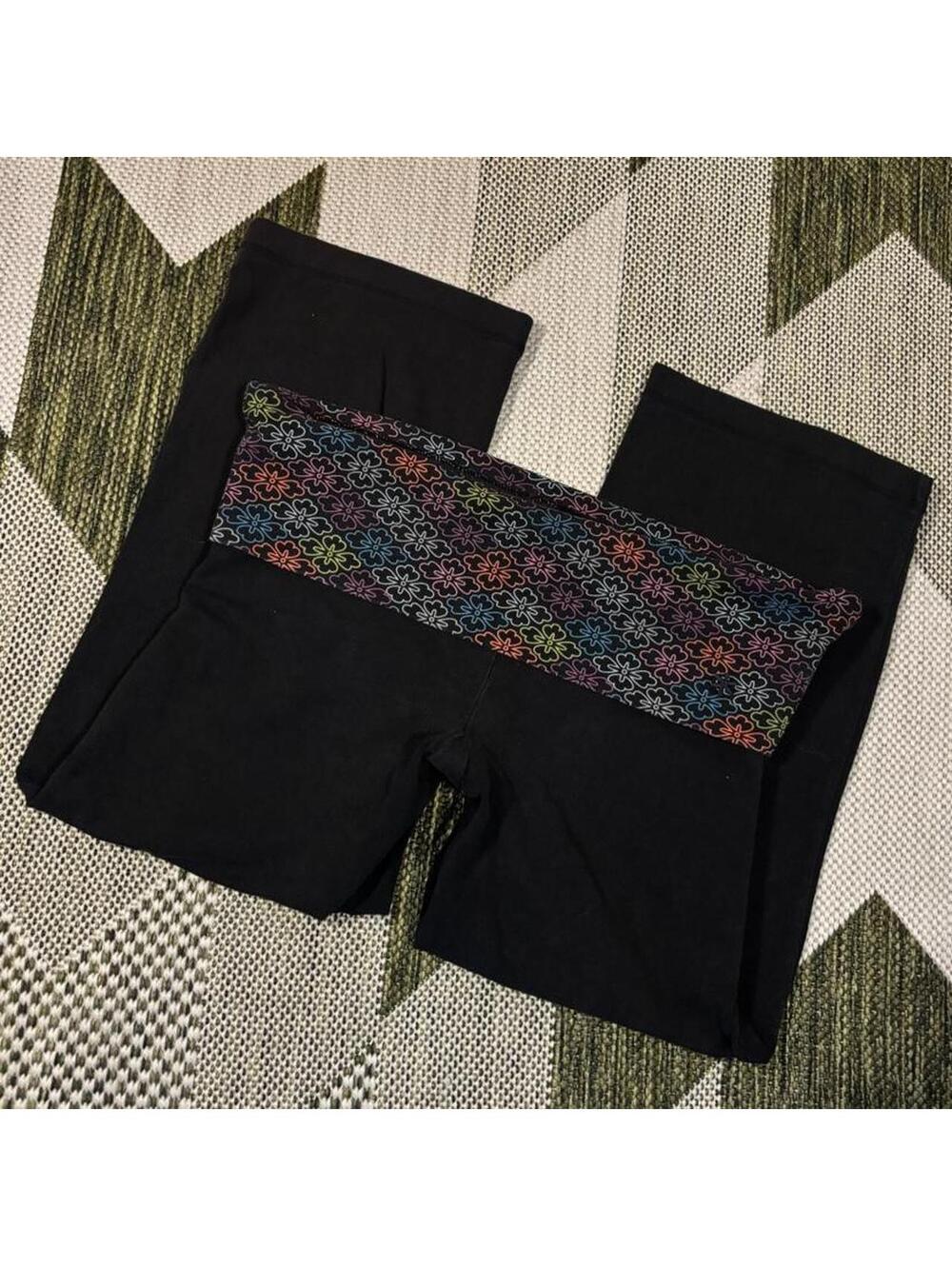 Old Navy Active Floral Trim Gaucho Yoga Pants Wide Leg Capri Black Medium